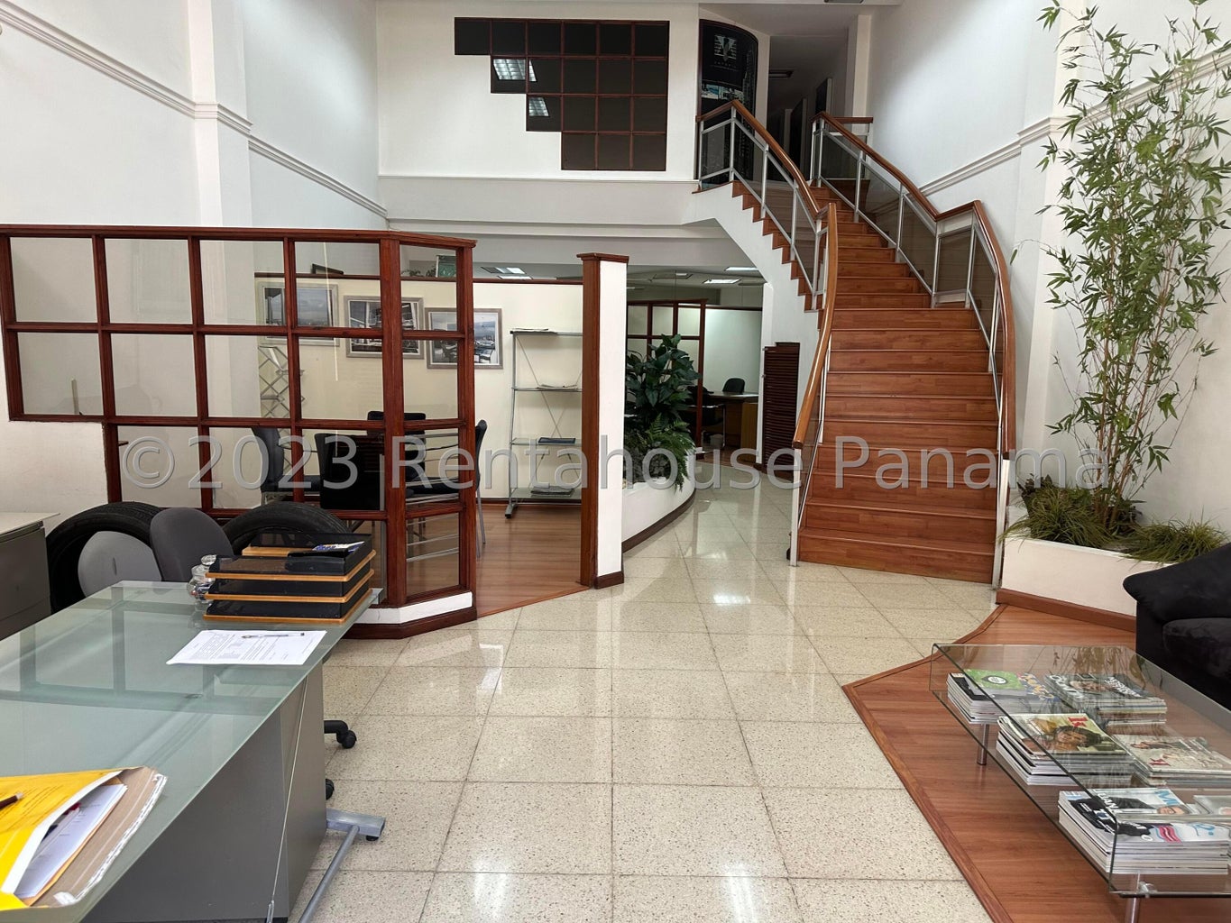 Oficina Corporativa en Alquiler - Commercial Property